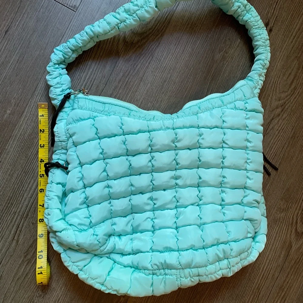 Blue quilted carryall bag - Picture 6 of 7